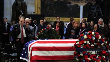 Despiden a expresidente George H.W. Bush con elogios y humor