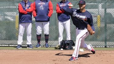 Bravos inician entrenamientos con Acuña, pero sin Freeman