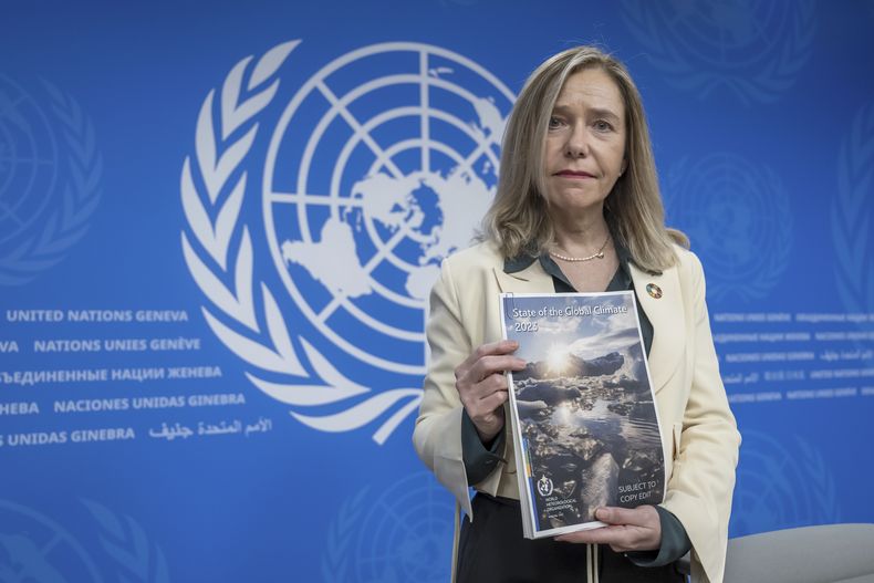 La secretaria general de la Organización Meteorológica Mundial, Celeste Saulo, en Ginebra, Suiza, el 19 de marzo de 2024. (Martial Trezzini/Keystone via AP)