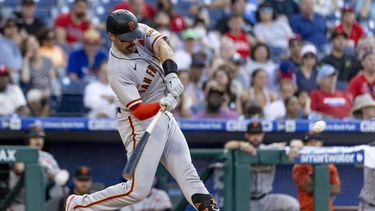 Con jonrón de Casali, Gigantes vencen 5-4 en 10 innings
