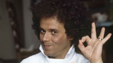 ARCHIVO - Richard Simmons posa para la cámara en Los Ángeles, el 23 de junio de 1982. (AP Foto/Richard Drew, archivo)