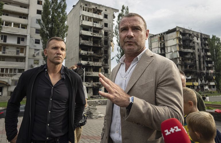 Liev Schreiber y Andriy Shevchenko piden apoyo para Ucrania