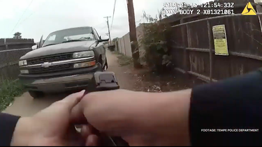 camara corporal graba como un policia de arizona mata de un tiro a un adolescente  de 14 anos