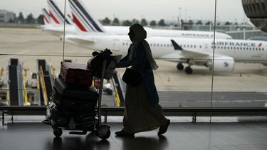 Huelga de controladores aéreos cancela vuelos en Francia