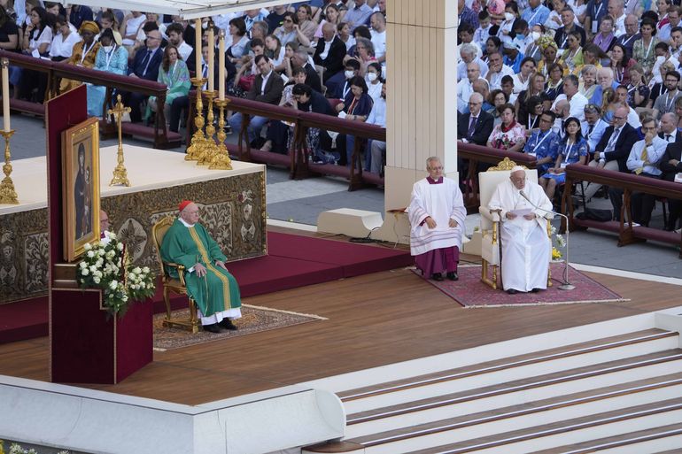 Papa exhorta a familias a evitar decisiones egoístas