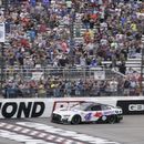 NASCAR: Harvick gana de nuevo; difuso panorama para playoff