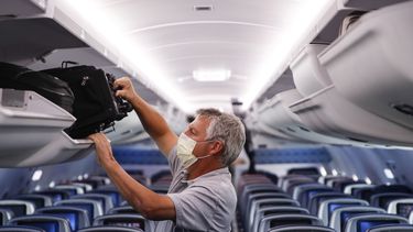 Unión Europea elimina mascarilla en vuelos ante el ocaso de la pandemia