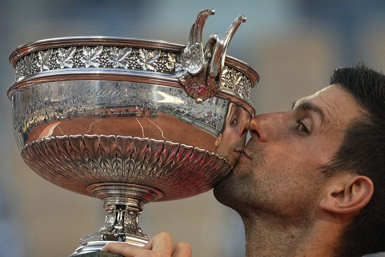 Francia abre las puertas a Djokovic para Roland Garros