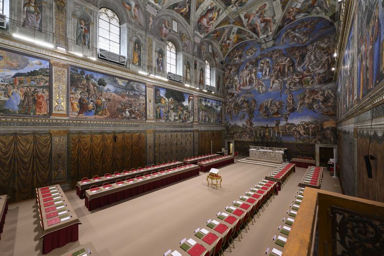 En la imagen, vista de la Capilla Sixtina, donde los cardenales se reunirán para elegir al nuevo papa, el 6 de mayo de 2025. (Vatican Media vía AP)