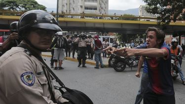 confirmaron otro muerto por un disparo en la cabeza durante la represion en venezuela