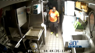roban tabletas electronicas  y dinero de un popular restaurante en brickell