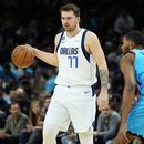 Esguince de tobillo margina a Doncic de duelo ante Jazz