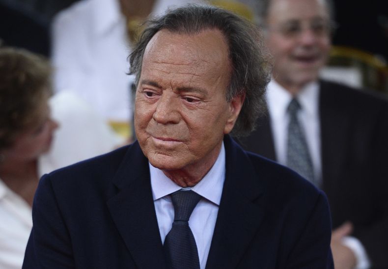ESP-CEL_JULIO_IGLESIAS-PATERNIDAD-0.jpg