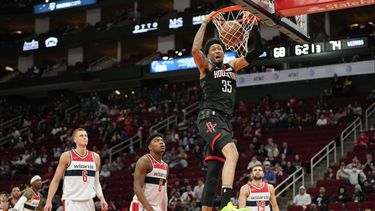 Wood encesta ocho triples y Rockets dominan 115-97 a Wizards