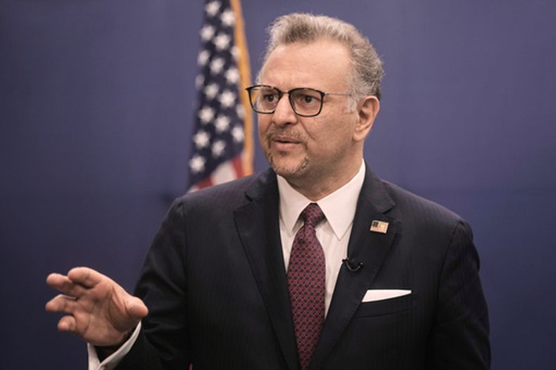 ARCHIVO - Massad Boulos, asesor del presidente de Estados Unidos, Donald Trump, durante una entrevista con The Associated Press en la embajada de Estados Unidos en El Cairo, Egipto, el 3 de noviembre de 2025. (AP Foto/Amr Nabil, archivo)