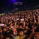 ARCHIVO - El público durante la actuación de Travis Scott en el Festival Astroworld en el parque NRG el viernes 5 de noviembre de 2021 en Houston. Casi dos años después de que 10 personas murieran aplastadas durante el festival Astroworld de 2021, no se han presentado cargos a pesar de que al menos algunas personas, incluidos los trabajadores, expresaron preocupaciones de seguridad sobre el evento.(Jamaal Ellis/Houston Chronicle via AP, archivo)
