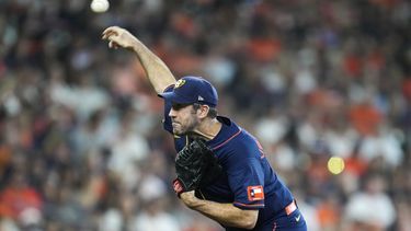 Verlander poncha a 10 y los Astros blanquean 5-0 a Atléticos