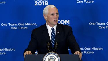 Pence reitera apoyo a oposición venezolana