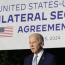El presidente estadounidense Joe Biden escucha una pregunta durante una conferencia de prensa después de firmar un acuerdo bilateral de seguridad con el mandatario ucraniano Volodymyr Zelenskyy, en el marco de la cumbre del G7, el jueves 13 de junio de 2024, en Savelletri, Italia. (AP Foto/Andrew Medichini)