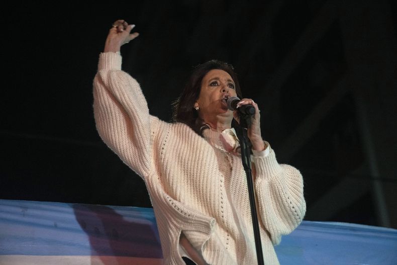 AMS-GEN ARGENTINA-VICEPRESIDENTA ATENTADO