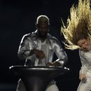 La cantante Shakira, durante un concierto de su gira Las Mujeres Ya No Lloran World Tour, en Río de Janeiro, Brasil, el 11 de febrero de 2025. (AP Foto/Bruna Prado)