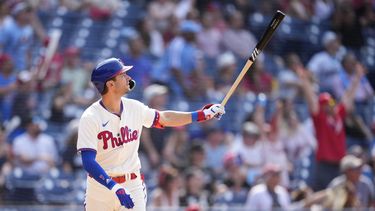 Trea Turner de los Filis de Filadelfia tras conectar un jonrón ante los Diamondbacks de Arizona, el miércoles 24 de mayo de 2023. (AP Foto/Matt Slocum)