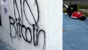 Dudas y expectativas por remesas con Bitcoin en El Salvador