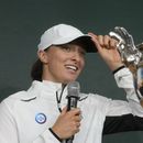 Iga Swiatek, campeona reinante del Abierto de Francia, durante el sorteo de los cuadros del torneo, el jueves 25 de mayo de 2023. (AP Foto/Thibault Camus)