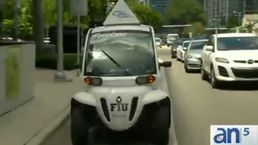 americateve | Ahora te puedes pasear por Brickell en carritos completamente gratuitos y se llaman Freebee.
