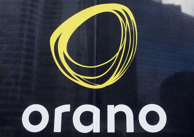 ARCHIVO - El logo de la empresa Orano en el distrito empresarial La Defense, en las afueras de París, el 23 de enero de 2018. (AP Foto/Michel Euler, archivo)