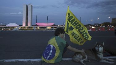 ultraderechista bolsonaro gana primera ronda en brasil
