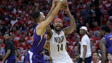 Pelicans abruman a unos Suns sin Booker e igualan la serie