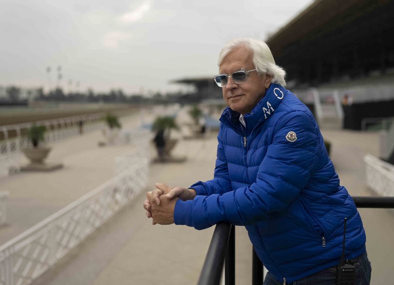 ARCHIVO - Foto del 27 de octubre del 2023, Bob Baffert posa para una foto en la Breeders Cup en Santa Anita, California. (AP Foto/Jae C. Hong, Archivo)