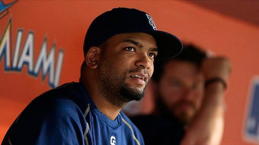 cubano odrisamer despaigne jugara con los marlins de miami