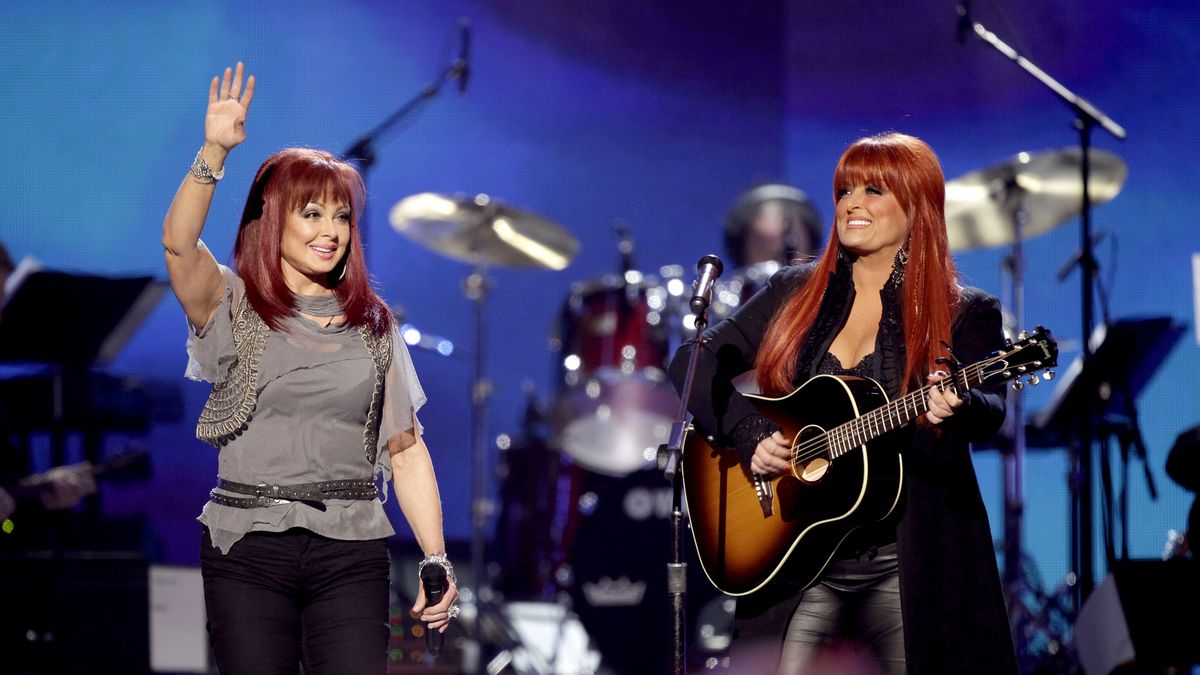 Morre Naomi Judd, estrela do country americano