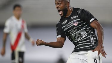 River Plate ficha al colombiano Miguel Borja