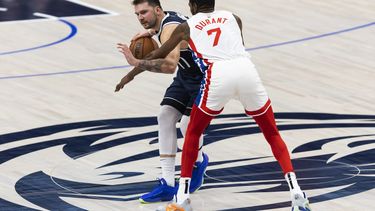 Doncic llega a 9 partidos con 30 puntos o más; Mavs ganan