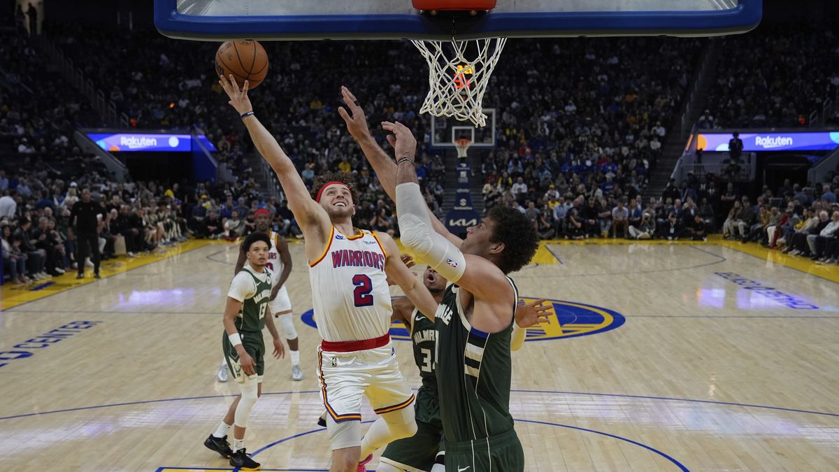 Butler anota 24 puntos y los Warriors vencen 104-93 a los Bucks a pesar ...