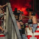 Riñas entre aficionados retrasa inicio de duelo Niza-Colonia