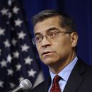 Biden elige a Xavier Becerra como secretario de Salud