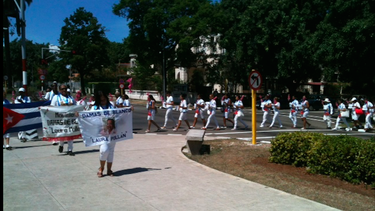 el regimen impide a las damas de blanco llegar a la toma de posesion del nuevo arzobispo de la habana