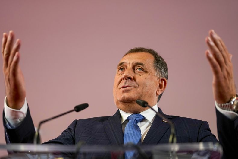 El líder serbio bosnio Milorad Dodik en Banja Luka, a 240 kilómetros al noroeste de Sarajevo, Bosnia, el 3 de octubre de 2022. (Foto AP /Darko Vojinovic)
