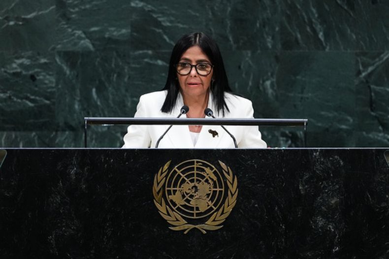 La presidenta encargada de Venezuela, Delcy Rodríguez, da su mensaje ante la 81er Asamblea General de la ONU, el 23 de septiembre de 2026. (AP Foto/Frank Franklin II)
