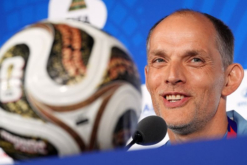 El técnico de Inglaterra Thomas Tuchel durante una rueda de prensa en la víspera de la semifinal contra Argentina en el Mundial, el martes 14 de julio de 2026, en Atlanta. (AP Foto/Rebecca Blackwell)