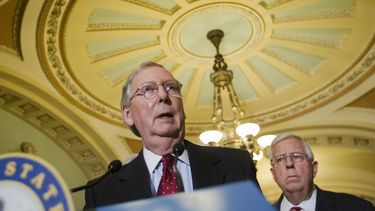 Senado de EEUU aprueba presupuesto republicano