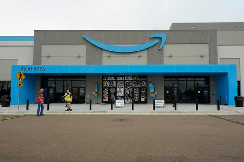 Vista de un Centro de Distribución Robótica de Clasificación de Amazon en Madison, Misisipi, el 11 de agosto de 2022. (Foto AP/Rogelio V. Solis)