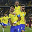 ARCHIVO - Andrey Santos (centro) celebra con sus compañeros de la selección de Brasil tras anotar un gol ante Uruguay en el Sudamericano Sub20, en Bogotá, Colombia, el 12 de febrero de 2023. (AP Foto/Fernando Vergara)