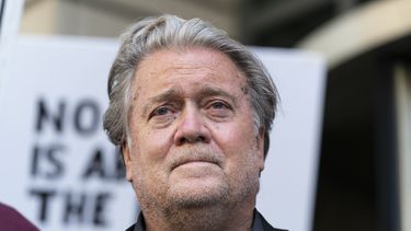 Bannon, aliado de Trump, aguarda sentencia por desacato