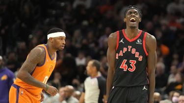 Trent luce con 42 puntos; Raptors se imponen a Suns