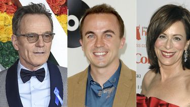 Bryan Cranston en la 73a edición anual de los Premios Tony en Nueva York el 9 de junio de 2019, izquierda, Frankie Muniz en la gira de prensa de verano de la Asociación de Críticos de Televisión de Disney/ABC 2018 en Beverly Hills, California, el 7 de agosto de 2018. centro, y Jane Kaczmarek en la colección de vestidos rojos de Heart Truth durante la Semana de la Moda en Nueva York el 13 de febrero de 2009. (Foto AP)